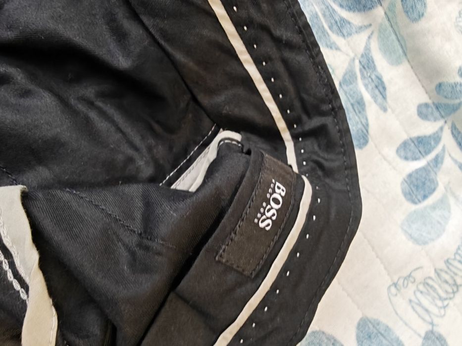 Мъжки черен костюм Boss