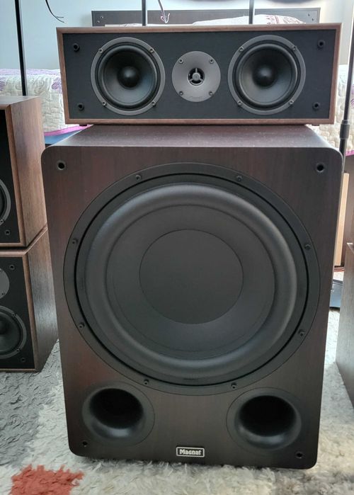 Boxe HI-Fi Magnat 5.1 Monitor S cu suporti si Alpha RS 12 impecabile