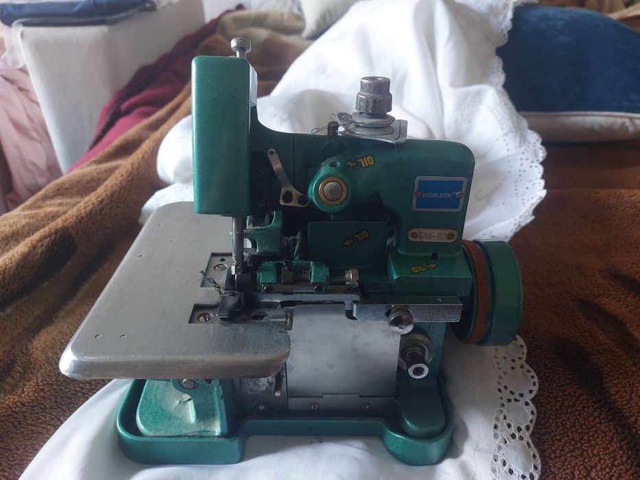 Продаю швейную машину и оверлог
