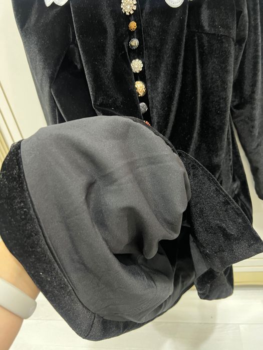 короткое черное платье