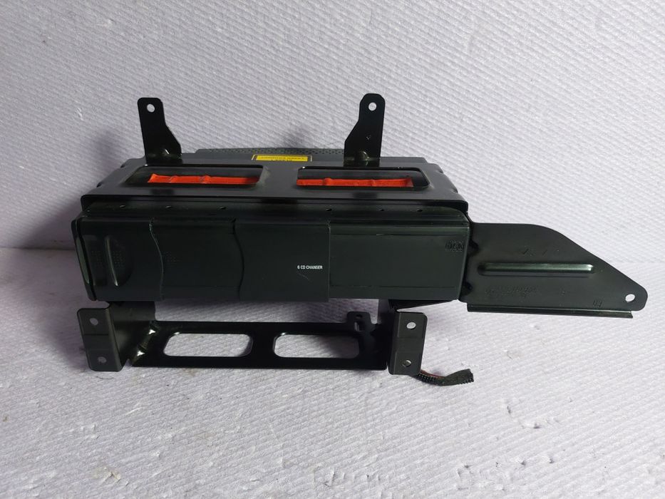 Magazie CD BMW E81 E82 E87 E88 E90 E91 E92 E93 E84 Cod 9196669