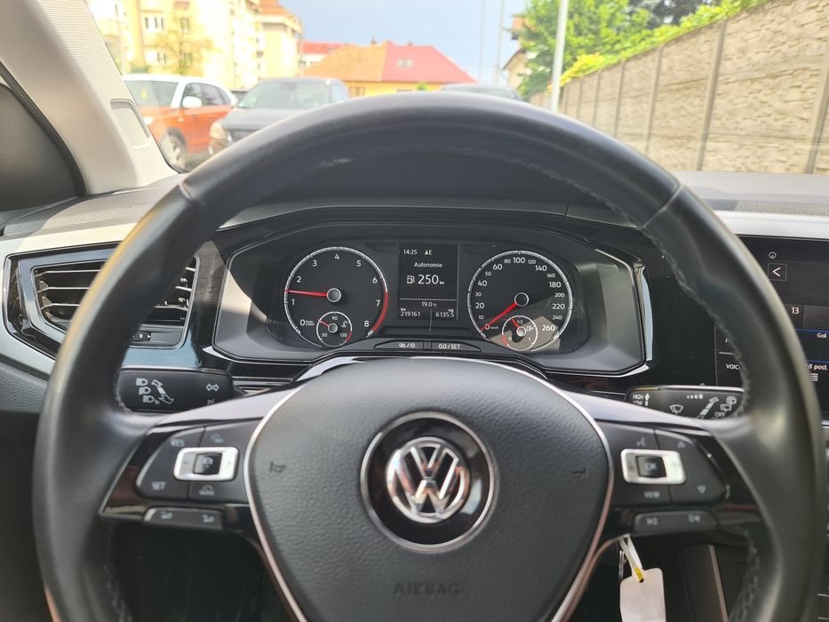 VOLKSWAGEN Polo 2018 — imagine 3