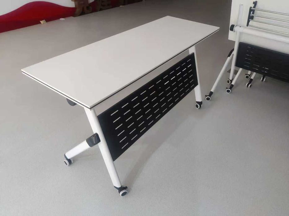 Складной офисный стол + 2 стула