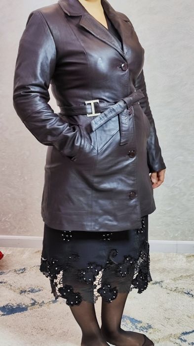 Кожаная куртка сотилади