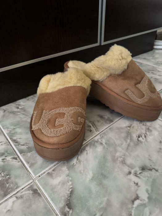 Чисто нови ботушки UGG