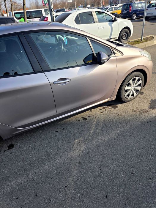De vanzare peugeot 208
