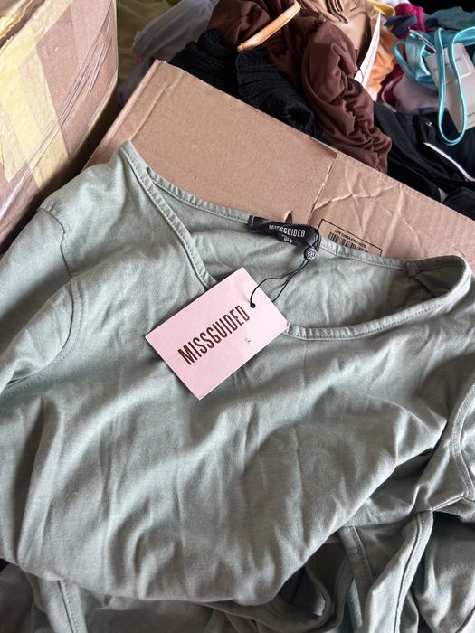 Haine noi cu eticheta