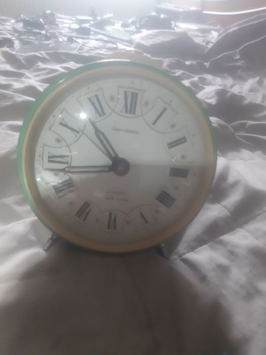 Ceas de masa mecanic   marca  ruseasca