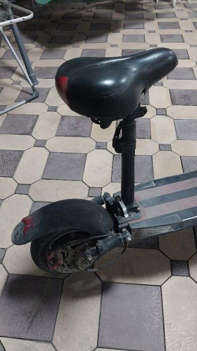 Продам электронный самокат