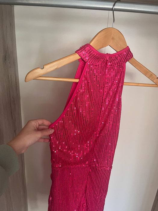 Зашеметяваща пайетена рокля