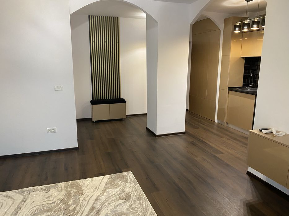 Inchiriez garsoniera