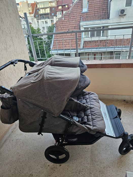 Бебешка количка за близнаци  Mountain Buggy