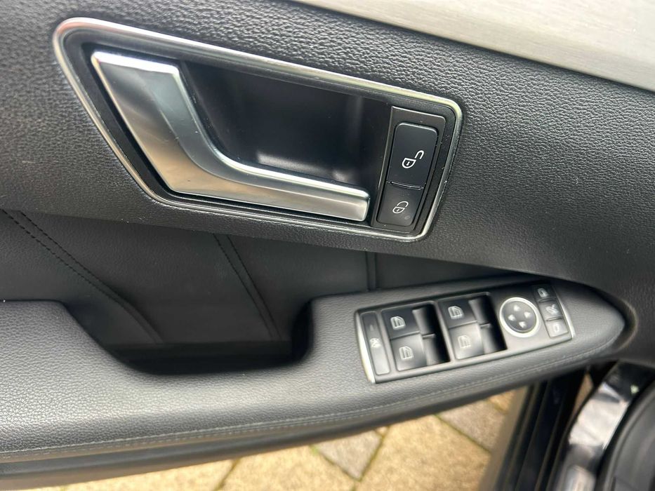 Mercedes Benz E 300 BlueTEC Hybrid