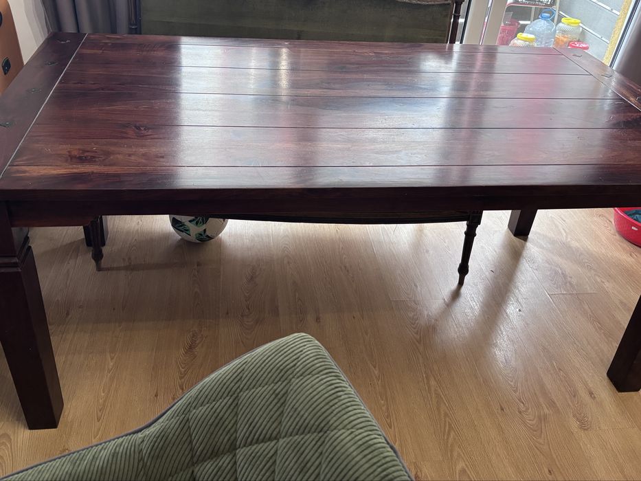 Masă din lemn de salcâm masiv