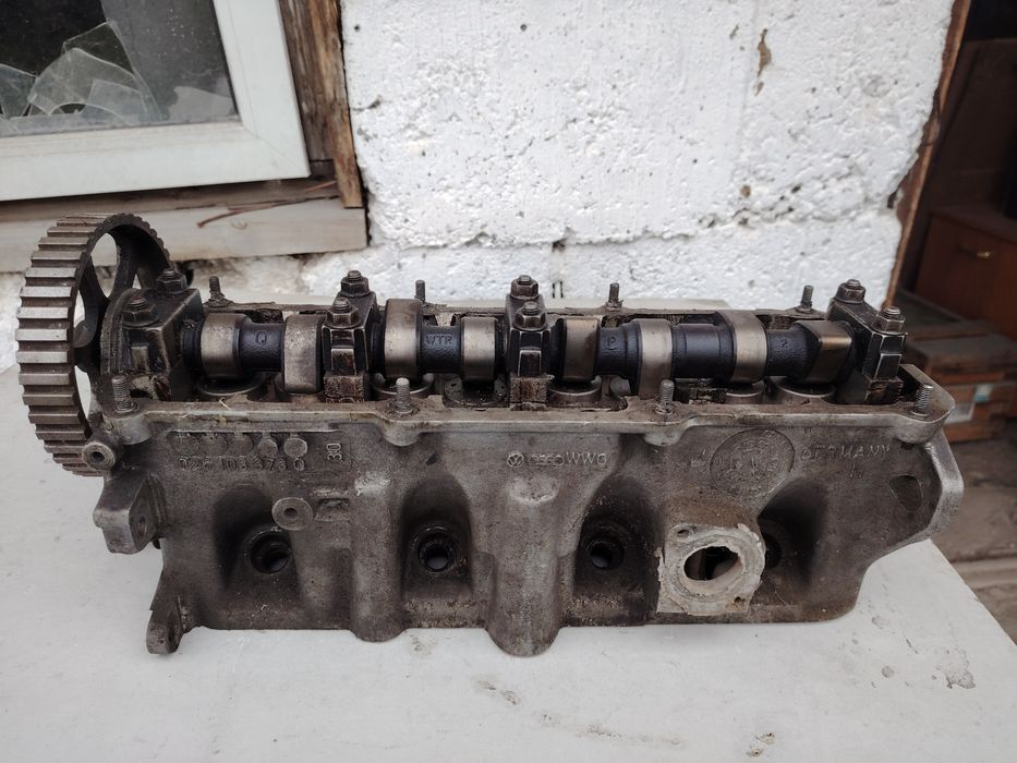 Продам головку на ауди б4 2 литра