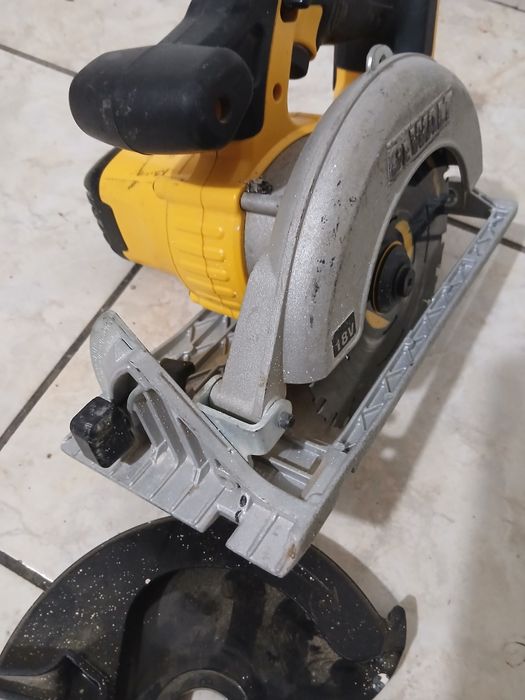 Circular dewalt 18v