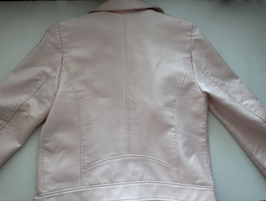 Светло розово кожено яке