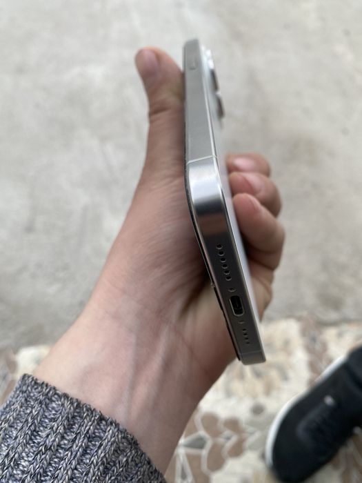 Iphone 15 pro max 256gb white