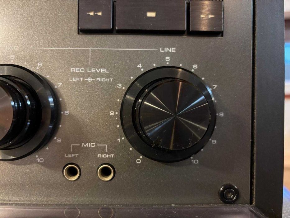 AKAI 635D , in stare perfecta de functionare .