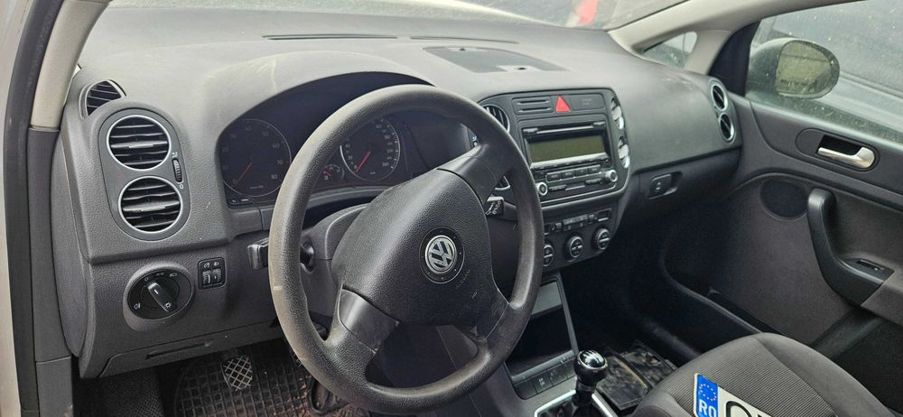 Dezmembrez VW Golf / Golf Plus 1.4 TSI e5 cod CAX