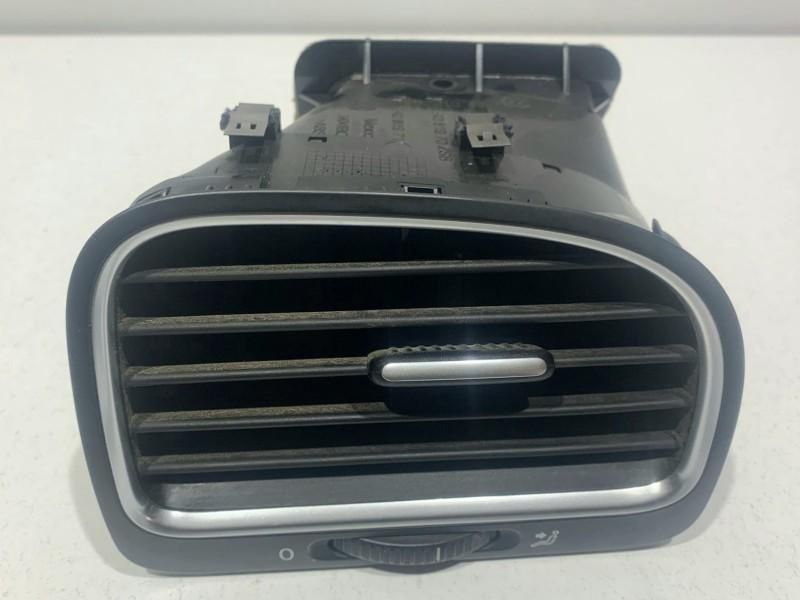 Grila ventilatie dreapta fata Volkswagen Golf 6 5K0819704 Break