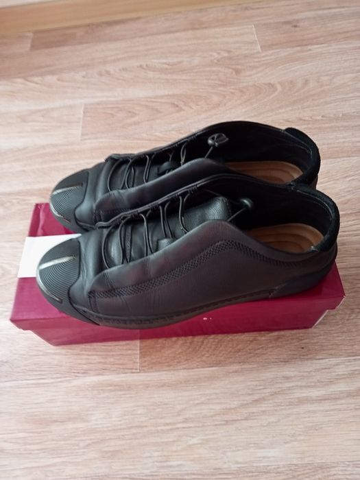 Продам кожанные крoccовки