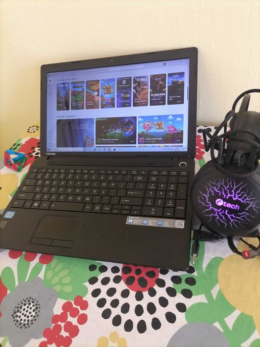 Oferta! Laptop la pret de tableta! 300 de lei cu incarcator