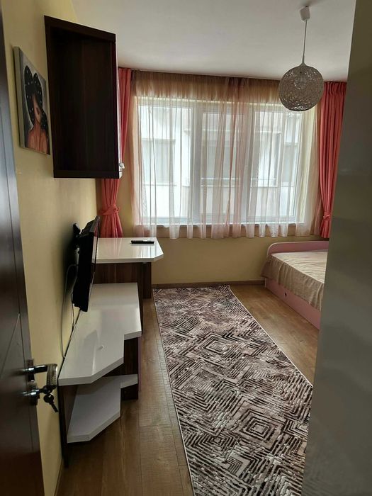 Тристаен апартамент под наем