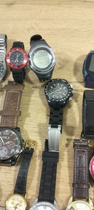 75Ceasuri Quartz pentru piese