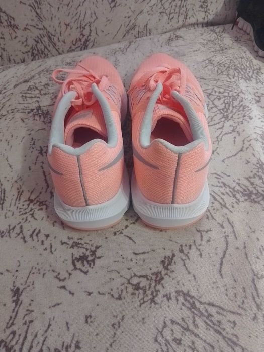 Nike Run Swift Bleached 40 номер нови