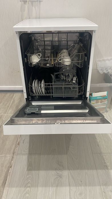 Продам посудомоечную машину Бирюса