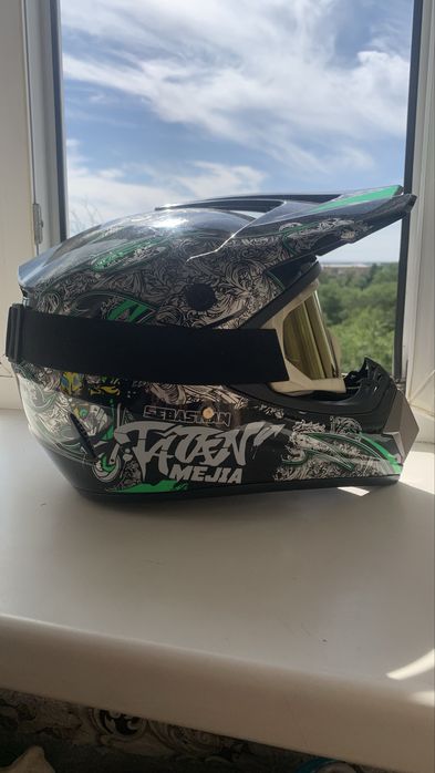 Шлем мотоциклетный кросовый