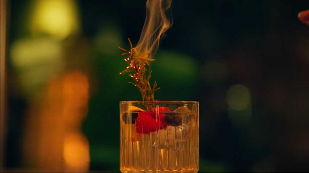 Bar Mobil Profesional pentru Evenimente – Atmosferă Unică!