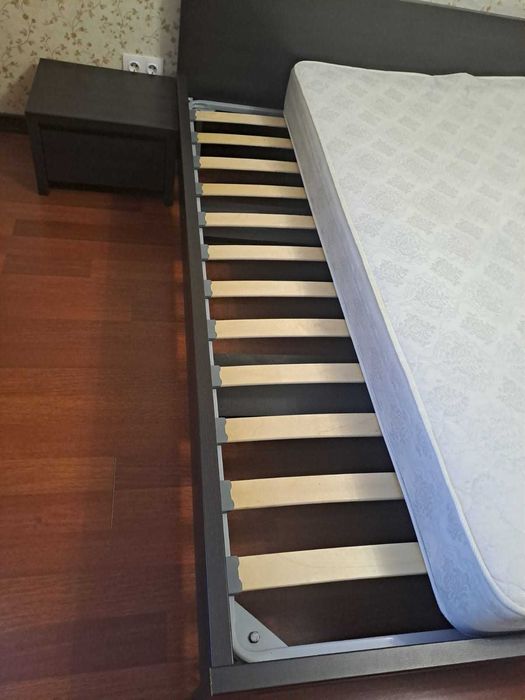 Двухспальня кровать