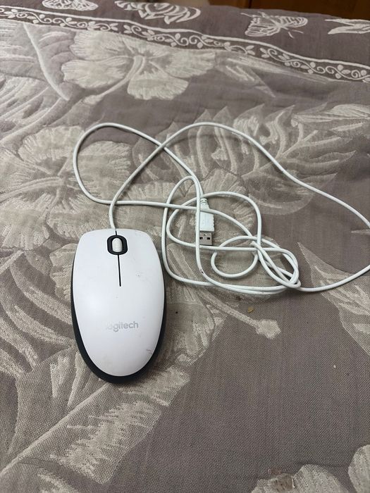 Мышка Logitech m100