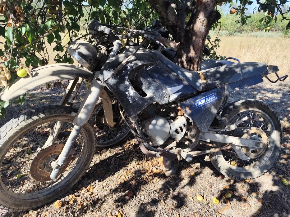 Vând motocicleta