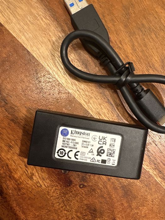 Hard extern SSD 1TB  kingston
