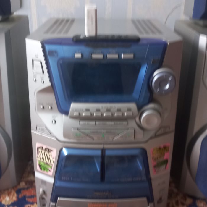 Продам музыкальный центр Панасоник.