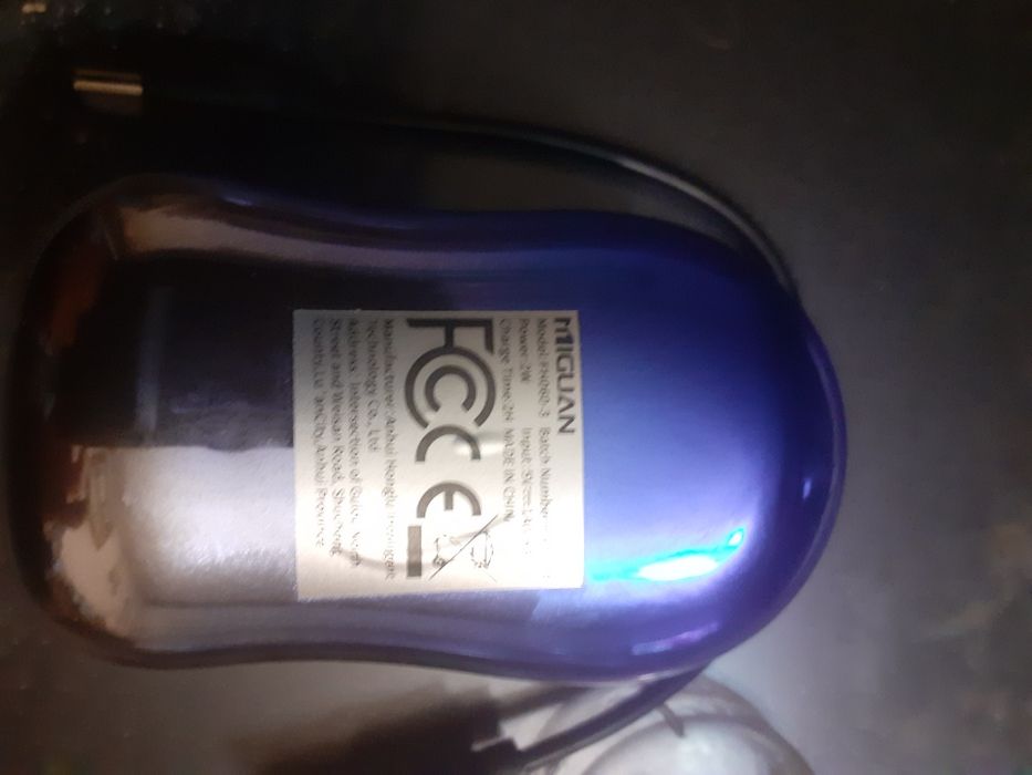 Vând un aparat de ras electric pt.bărbați cu afișaj digital 35 lei