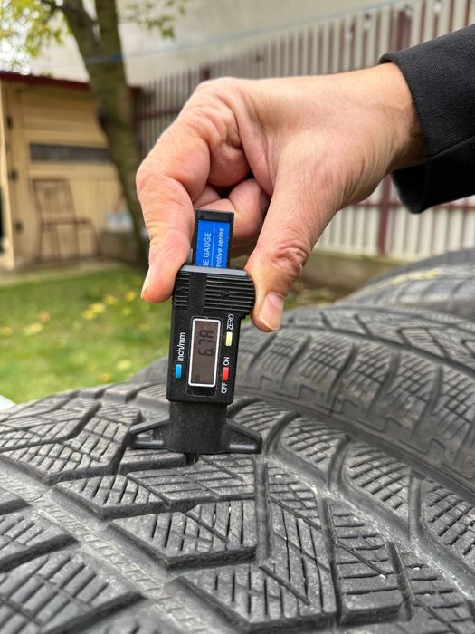 Roti iarna Pirelli Scorpion pentru Land Rover