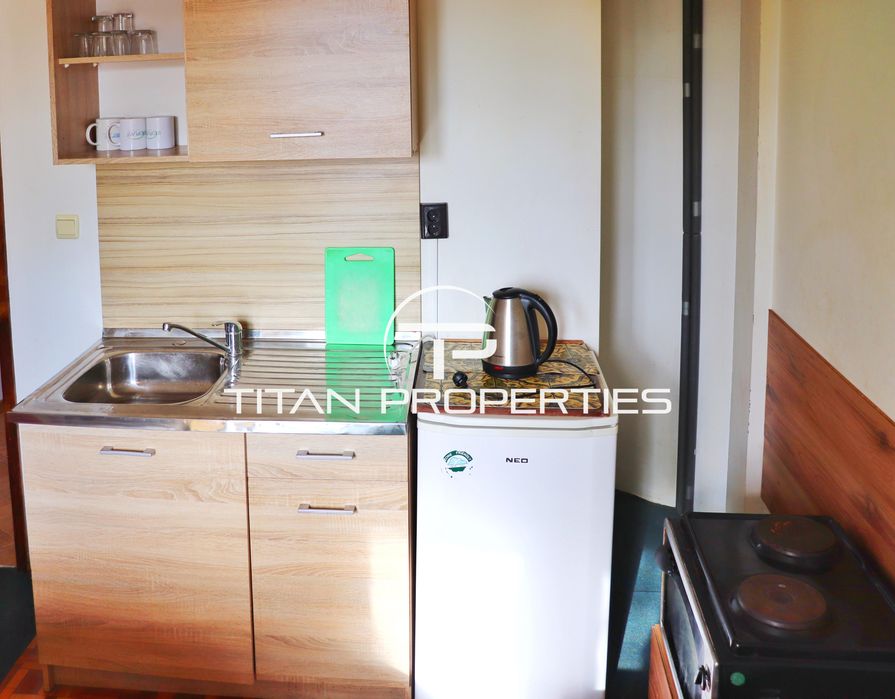 Дава се под наем Двустаен апартамент в к.к. Св.Св. Константин и Елена - 50 кв.м за 400 € - Снимка #1