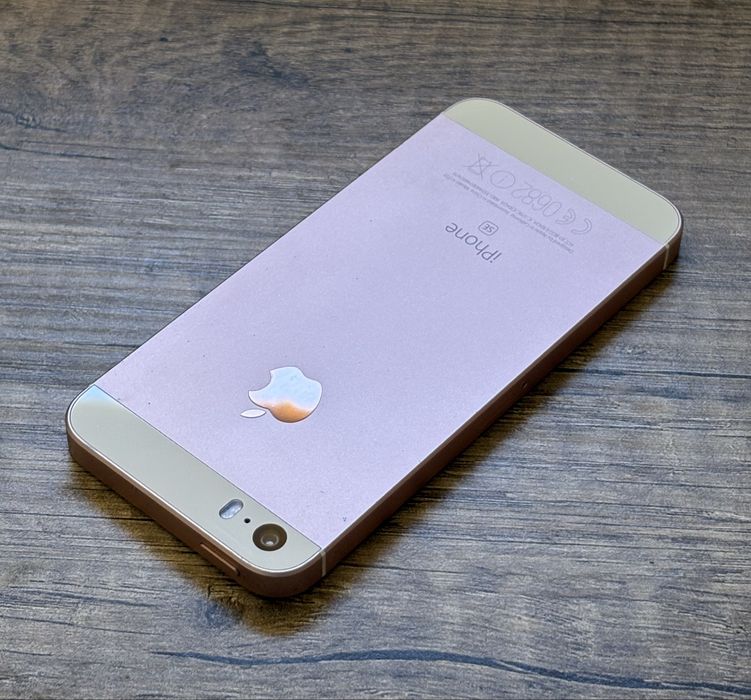 iPhone SE16 gb Roz, perfect functional!