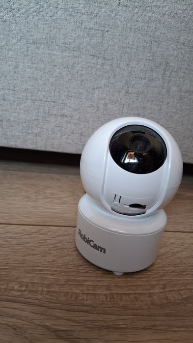 Вътрешна безжична wi fi камера Robicam
