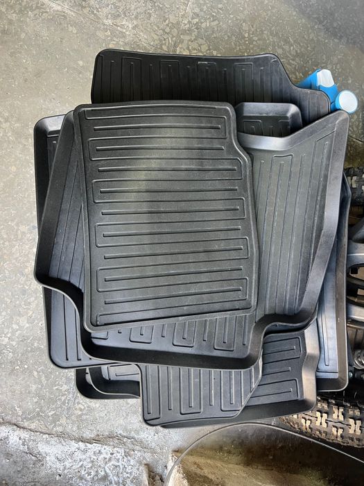 Коврики LX570 резиновые. Оригинал.