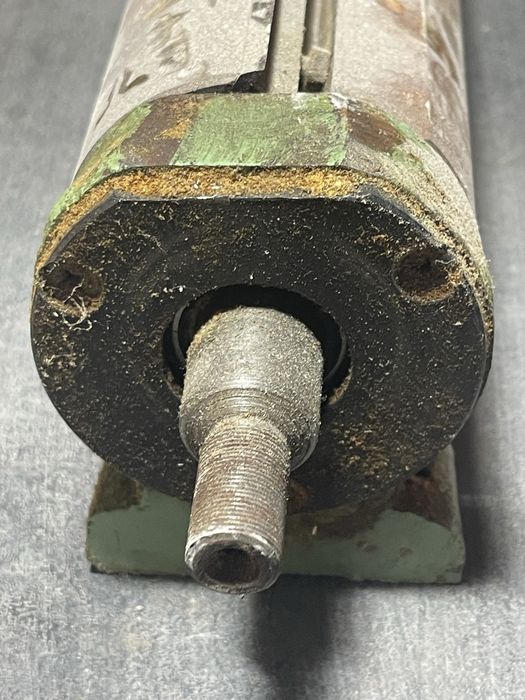 Продава се  Вал за абрихт