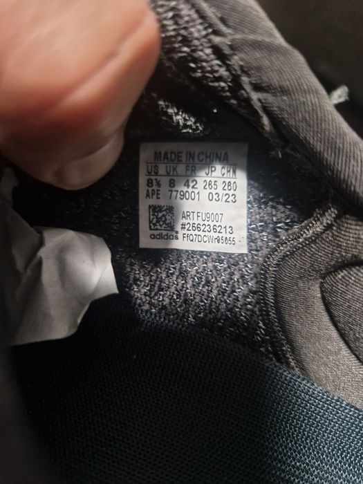 Vand  Yeezy Boost nr 42 cu 26.5 cm