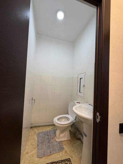 Сергели 5А 3 хона срочно ижарага берилади