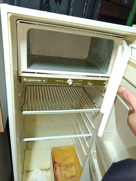 Холодильник.      .