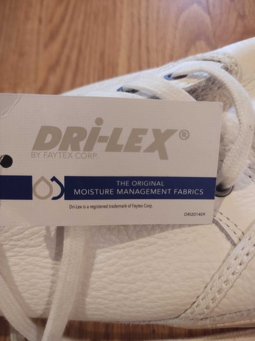 Продавам Кецове Clarks