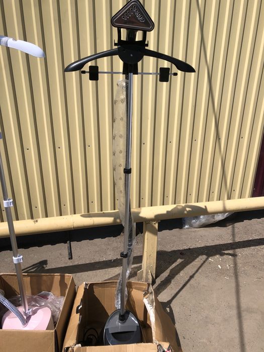 вертикальный отпариватель для одежды бренда Tefal